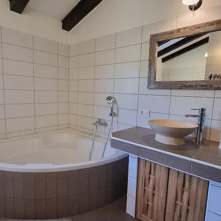 Rapkinja بيت للعطل *